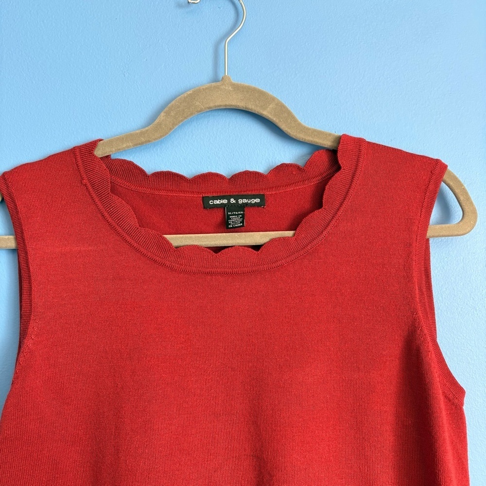 Autumn Red Sleeveless Top w/ Scalloped Collar - Women’s Size XL​​ - Picture 4 of 4